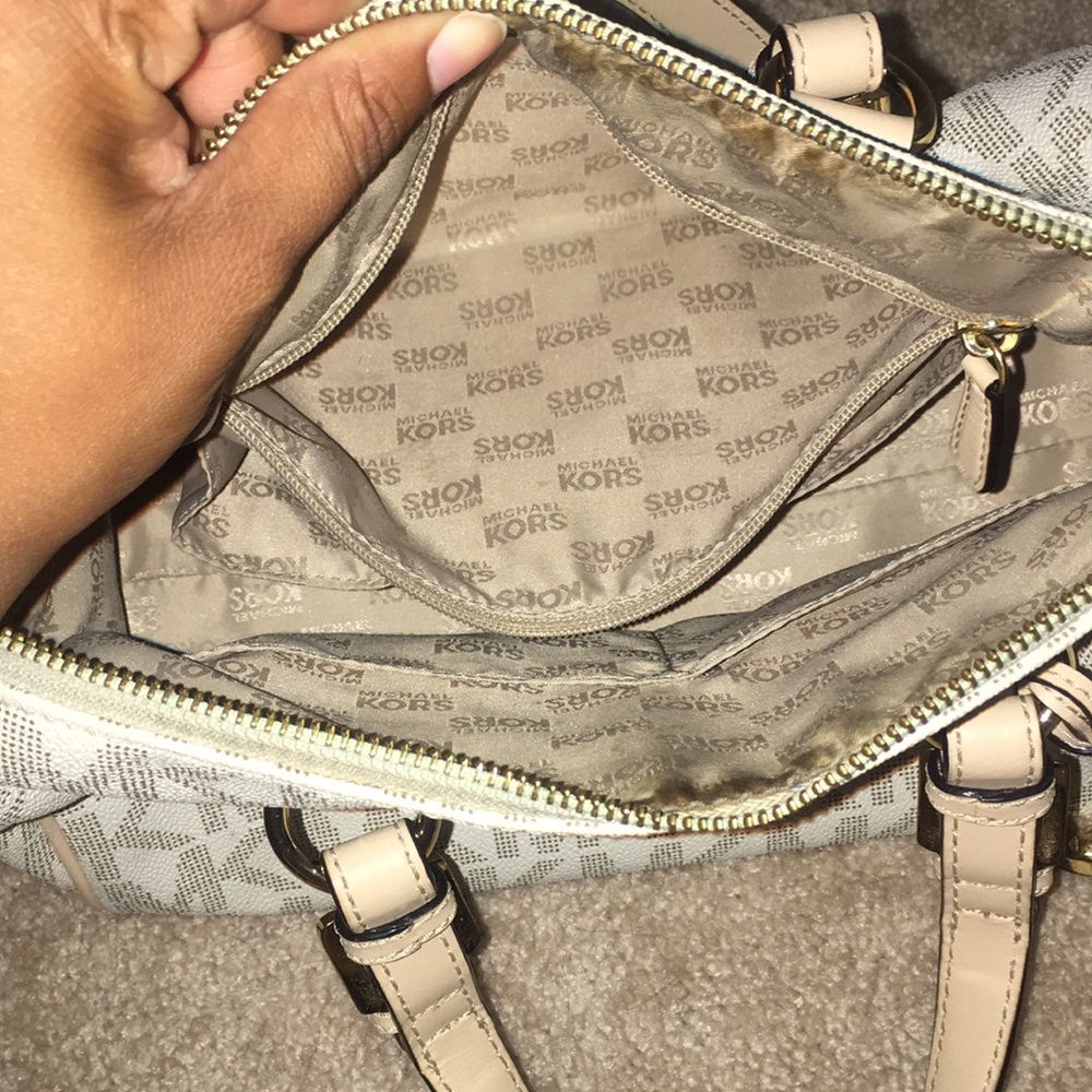 Purse - Picture 2 of 3